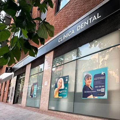 fachada-clinica-dental-fonseca-y-obando